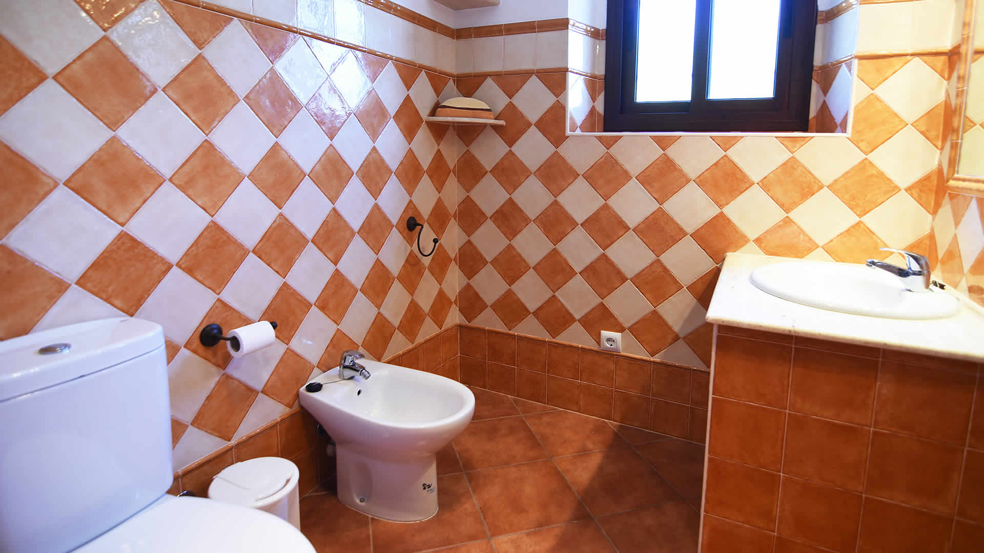 Salle de bain avec douche